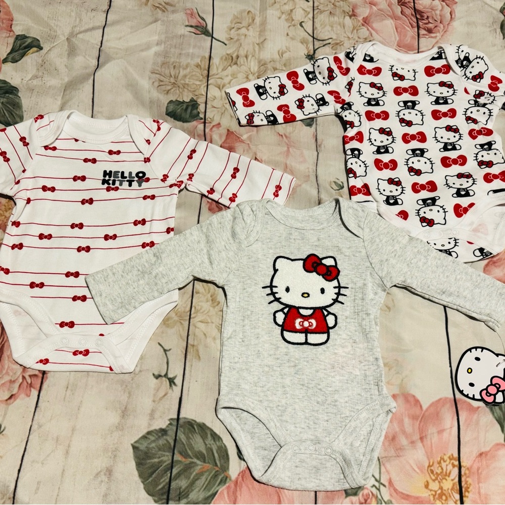 Hello Kitty 3 Bodysuits Long Sleeve Grey & White Bow Pattern Size 3 Months NWT
